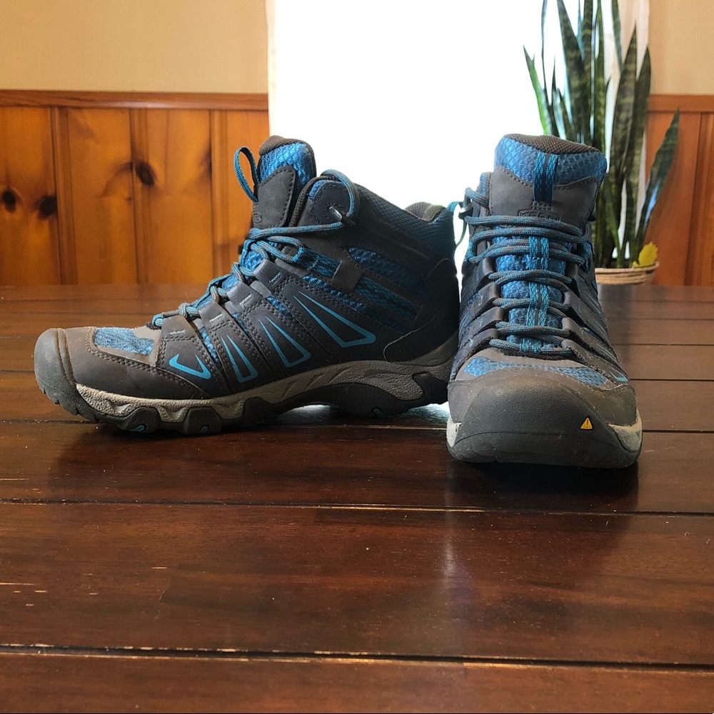 Keen Oakridge waterproof hiking boot 8.5